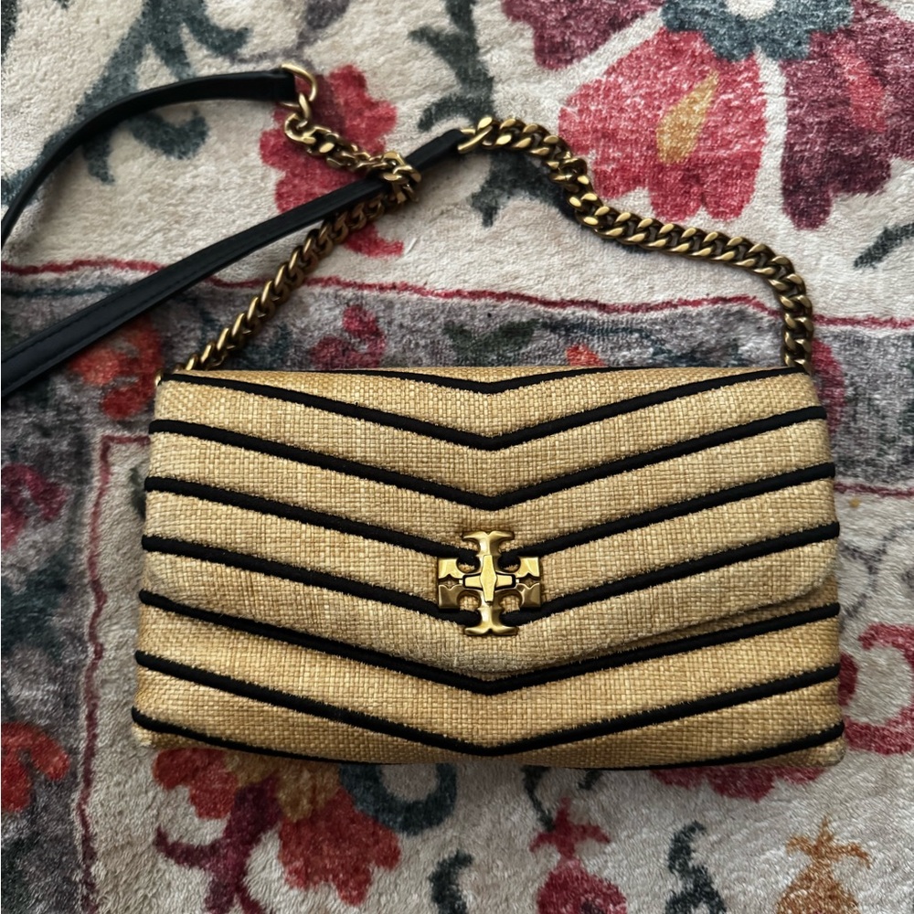 Tory Burch Kira straw wallet on chain